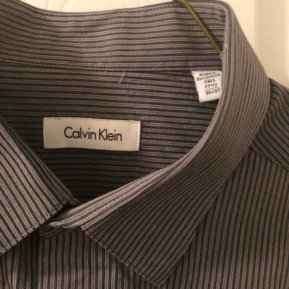 Long sleeve button down - Picture 2 of 3